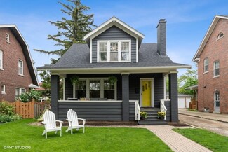 2537 Hastings Ave, Evanston, IL 60201
