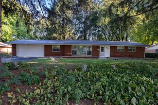 2394 S Linda Dr, Bellbrook, OH 45305