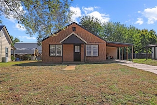 514 W Tom Stafford St, Weatherford, OK 73096