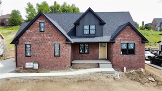 1037 Skyline Dr, Canonsburg, PA 15317