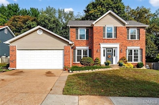 16621 Green Pines Dr, Ballwin, MO 63011