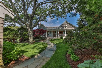 257 Crocker Ln, Brewster, MA 02631