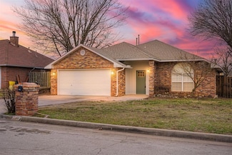 712 Woodbriar, Noble, OK 73068
