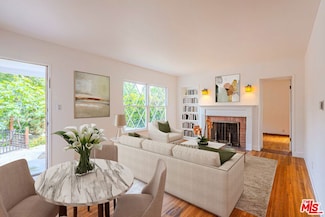 11924 Tennessee Place, Los Angeles, CA 90064