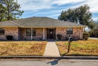 1500 Navratil Dr, Brenham, TX 77833