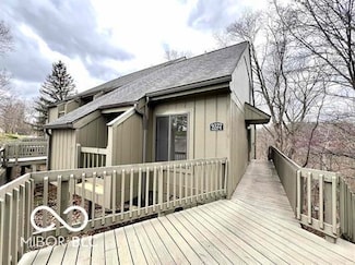 9322 S Lake Ridge Dr, Bloomington, IN 47401