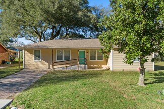 216 Southmore St, Tomball, TX 77375