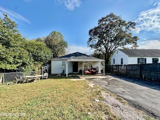 2422 Larkwood Ln, Knoxville, TN 37921