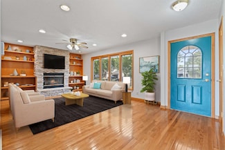 211 Spruce Hills Dr, Cedar Falls, IA 50613