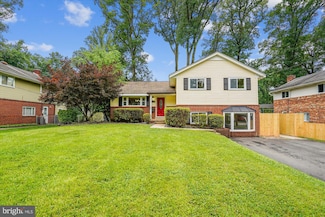 10831 Woodland Dr, Fairfax, VA 22030