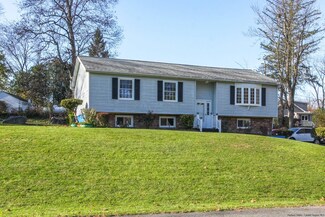 195 Altamont Dr, Hurley, NY 12443