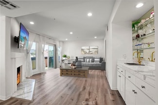 5224 Zelzah Ave Unit 108, Encino, CA 91316