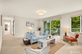 960 5th Ave S Unit 205, Edmonds, WA 98020
