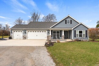 5711 N 700 E, Churubusco, IN 46723