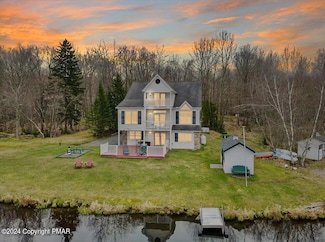1429 Arrowhead Dr, Pocono Lake, PA 18347