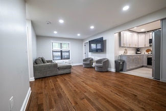 327 71st St Unit 1E, Guttenberg, NJ 07093