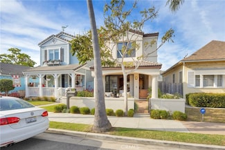 209 6th St, Seal Beach, CA 90740