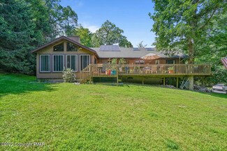 267 Cranberry Creek Rd, Cresco, PA 18326