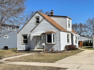 713 S Indiana Ave, West Bend, WI 53095