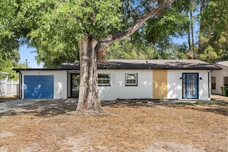 2014 10th St NW, Winter Haven, FL 33881