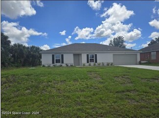 582 Hallcrest St, Palm Bay, FL 32908