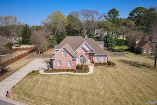 2702 Summerwind Dr SE, Decatur, AL 35603