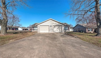 4518 W Franciscan Trail, Fayetteville, AR 72704