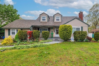 265 Beachview St, Copiague, NY 11726