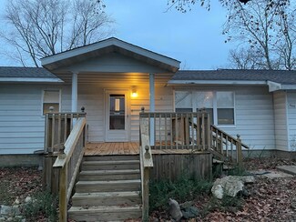 400 W 3rd St, Mountain View, MO 65548