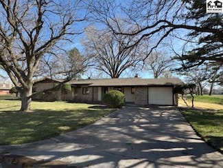 3011 Sierra Pkwy, Hutchinson, KS 67502