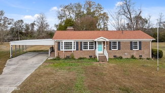 2600 N Hills Dr, New Bern, NC 28562