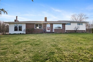 66 Black Run Rd, Grove City, PA 16127