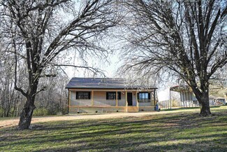 1225 New Cut Rd, Tuscumbia, AL 35674