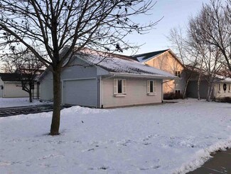 202 Sunrise Ln, Fall River, WI 53932