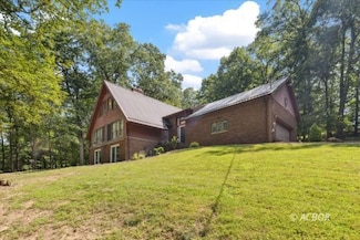 18 Hillcrest Dr, Little Hocking, OH 45742