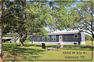 5505 W 6th St, Weimar, TX 78962