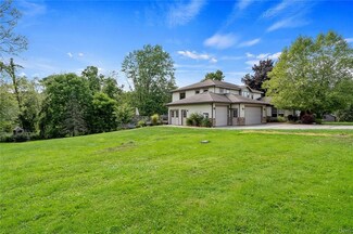 6 Crestwood Dr, Oswego, NY 13126