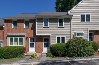 16 Willow Creek Dr, Hudson, NH 03051