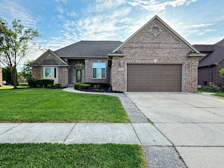 50247 Cheltenham Dr, Macomb, MI 48044
