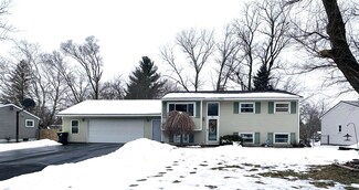 806 E Evergreen St, Greenville, MI 48838