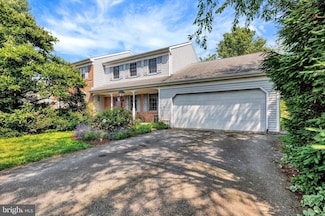 18 Brookview Dr, Lititz, PA 17543