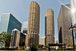 300 N State St Unit 5402, Chicago, IL 60654