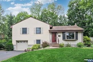 92 Arbor Dr, Ho Ho Kus, NJ 07423