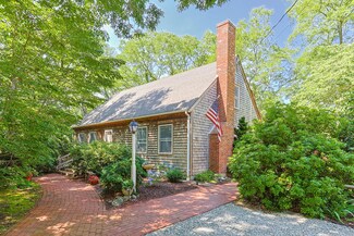 10 Bradford Ln, Eastham, MA 02642