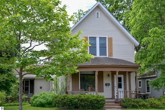 203 W Seventh St, Traverse City, MI 49684