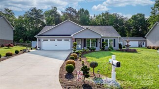 120 Deer Ridge Dr, Hudson, NC 28638