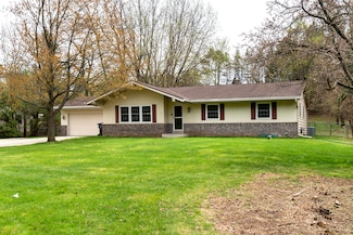S29W29485 Ancestral Dr, Waukesha, WI 53188