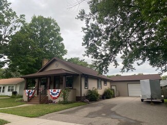 403 Union St, Plainwell, MI 49080