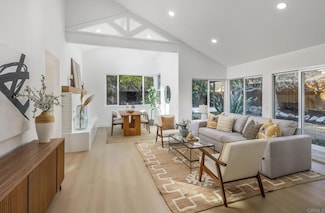 7407 Brava St, Carlsbad, CA 92009