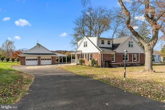 114 Frost Ln, Newtown, PA 18940